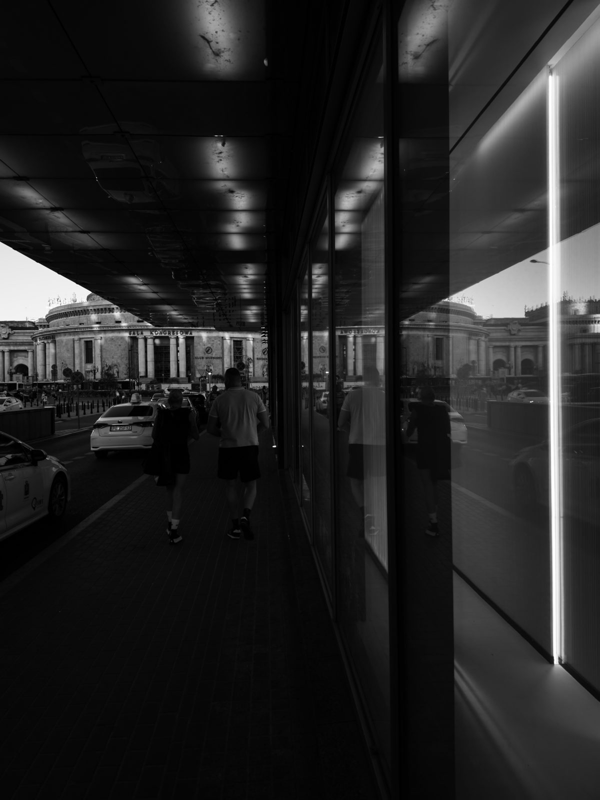 Warsaw — Nothing to Declare, photograph 2