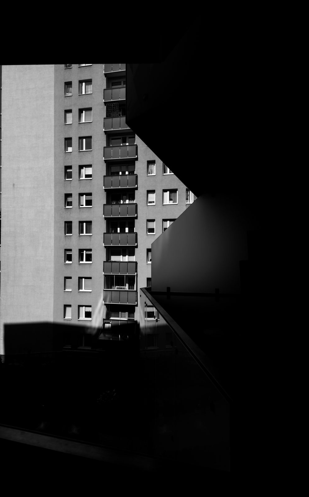Warsaw — Nothing to Declare, photograph 3